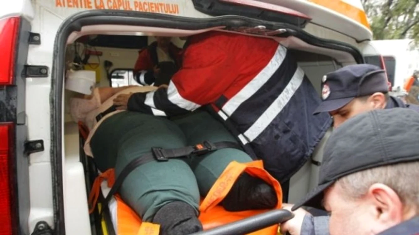 Bărbatul a făcut stop cardiac în Salvare (foto:B365.ro)
