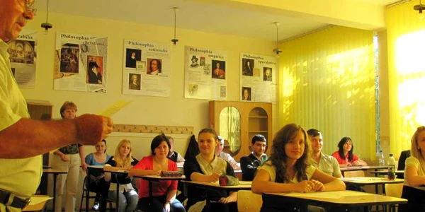 Bacalaureatul a început luni şi se încheie la 1 iulie