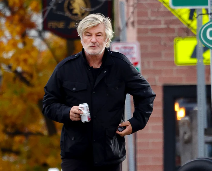 Alec Baldwin susține  că a ucis-o accidental pe colega  lui, la 21 octombrie 2021. Foto: Profimedia