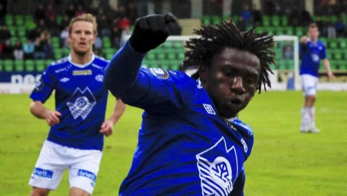 Atacantul lui Molde FK, Daniel Chima Chukwu (prim-plan), este dorit la Steaua Bucureşti
