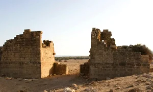 Poarta Tauchira de la Ptolemais, în 2006 (© Miron Bogacki)