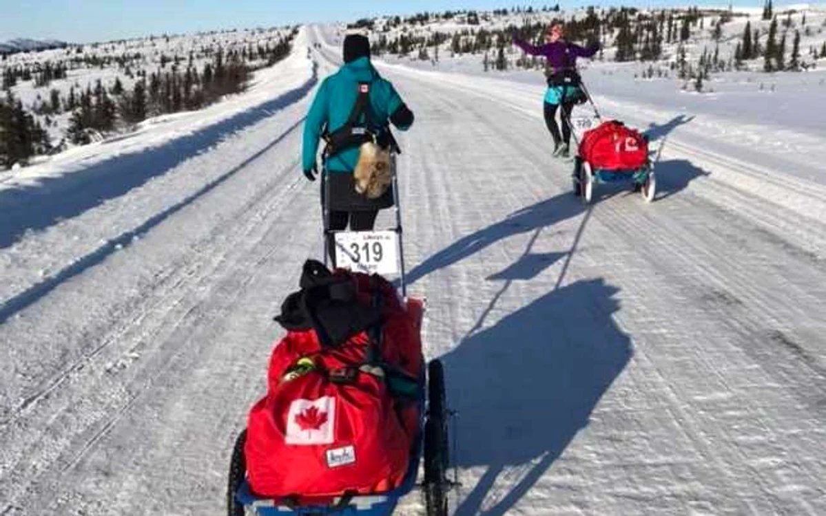 Startul a fost dat joi dimineaţa (ora Canadei). În plan apropiat - sportivul Polgar Levente din Aiud. Foto: Facebook/ 6633 Arctic Ultra