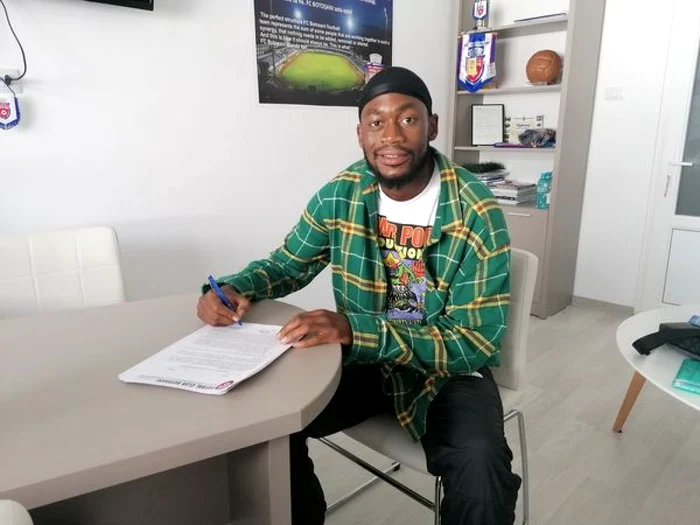Cătălin Anton, preşedintele celor de la FC Botoşani, are încredere în fotbalistul său,  Fred Maecky Ngombo, până la proba contrarie Foto: Facebook Fotbal Club Botoşani