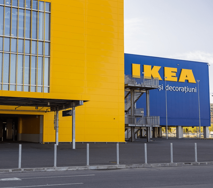 Scandalul salariilor IKEA. Compania arată cum a stabilit salariile la Timișoara și de ce spaniolii câștigă dublu 