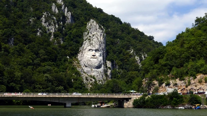 Bustul lui Decebal din Clisura Dunării