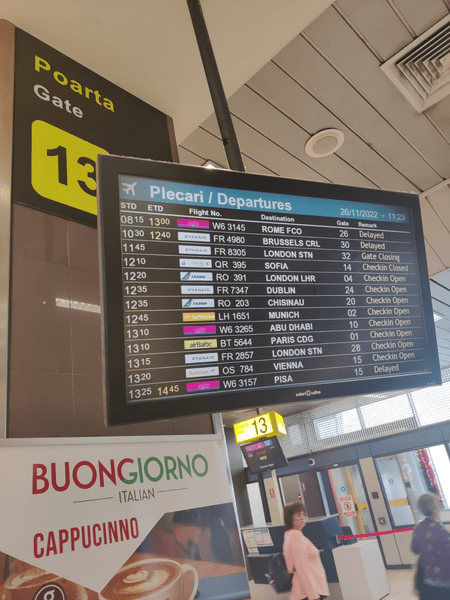 Scandal pe Aeroportul Otopeni: Pasagerii unui zbor Wizz Air așteaptă de patru ore să plece