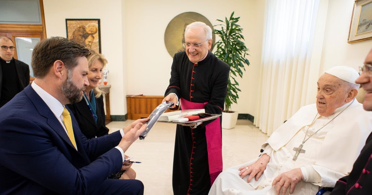 „Am fost fericit să-l văd ieri”. JD Vance, despre decesul Papei Francisc la o zi după întâlnirea din Duminica Paștelui