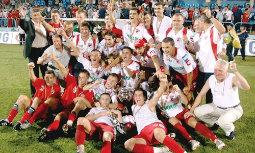 10 trofee a câştigat  Dinamo de când e Borcea  acţionar: patru titluri  de campion, cinci cupe  ale României şi o Supercupă jpeg