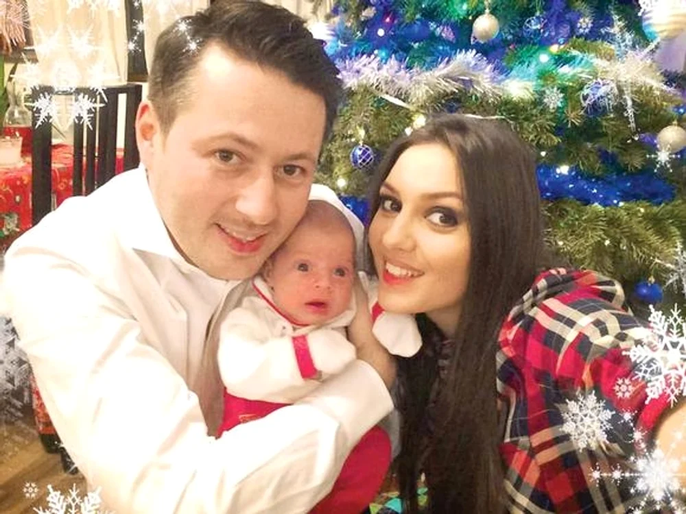 
    Cici și Amalia au devenit părinţi, anul trecut, de Sfântul NicolaeFoto: Arhivă personală  