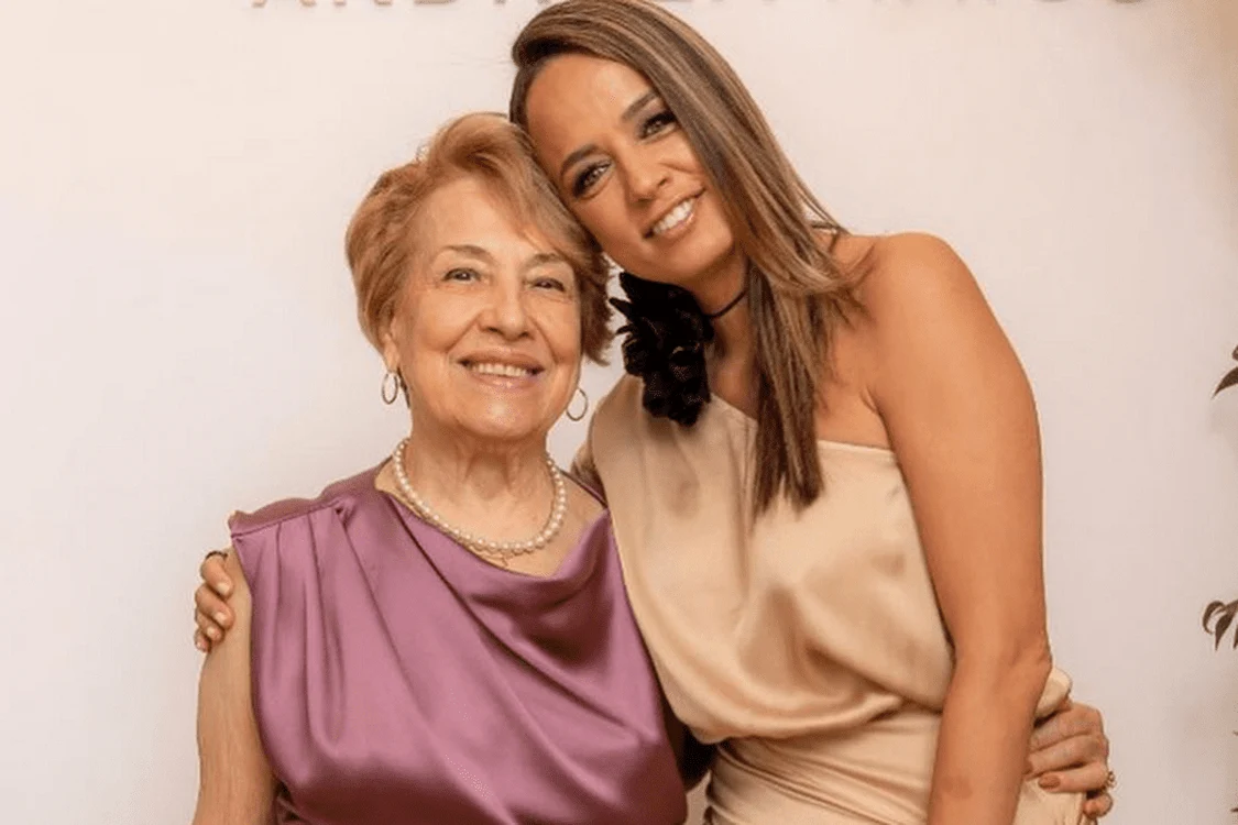 Andreea Raicu alături de mama sa - Foto: social media 
