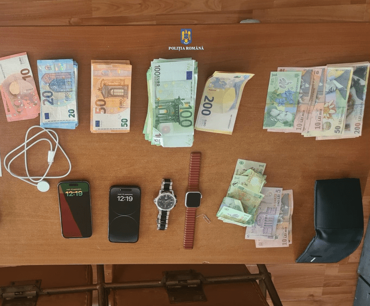 Surpriza polițiștilor când au controlat doi tineri pe stradă. Ce au găsit asupra lor