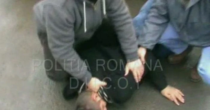 Patru dintre traficanţi au fost prinşi în flagrant în acest weekend