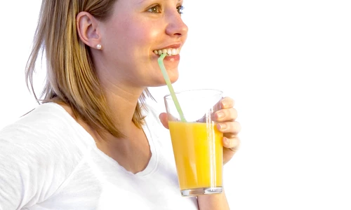 1 fata gravida cu suc jpg jpeg