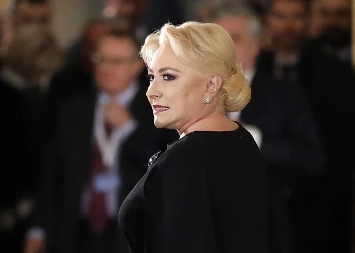 
    Viorica Dăncilă a anunțat că parlamentarii ”trădători” au fost deja excluși din PSDfoto: EPA  