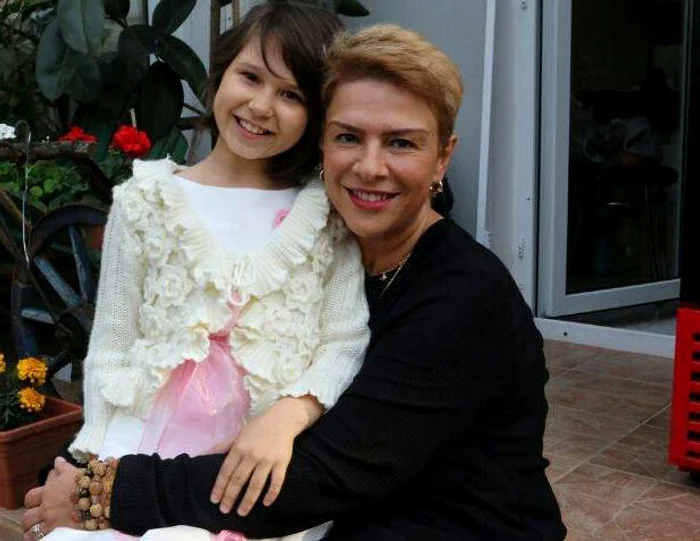 Teo Trandafir, împreună cu Maia (12 ani)foto: arhivă personală