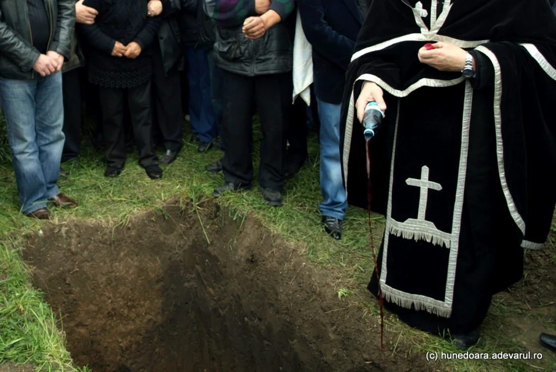 Cu excepţia preotului şi a cimitirului,toate lucrurile de făcut sunt comune, la toate cultele - adevarul.ro