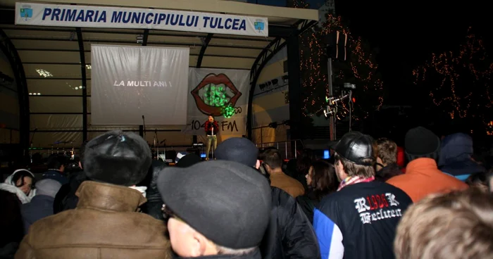 Tulcenii au asistat în număr mare la spectacolul artistic