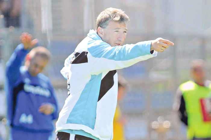 Dan Petrescu a luat Dinamo Moscova de pe ultimul loc şi i-a dus pe ruşi până pe 8