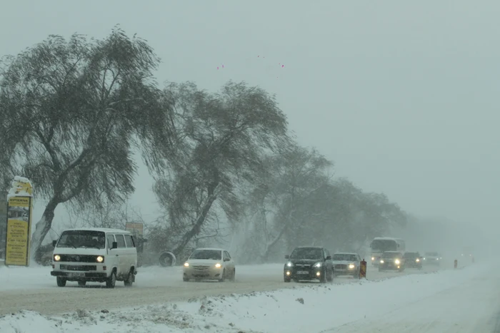 Drumurile din Harghita sunt acoperite cu 9 cm de zăpadă