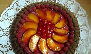 Tartă de fructe cu budincă şi gelatină jpeg