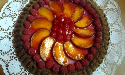 Tartă de fructe cu budincă şi gelatină jpeg