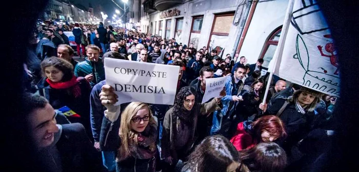 Circa 10.000 de clujeni au participat la manifestaţiile de ieri. FOTO: Andrei Dascalescu