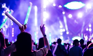 crowd of concert stage lights and people fan audie 2023 11 27 05 23 21 utc 1536x1024 jpg