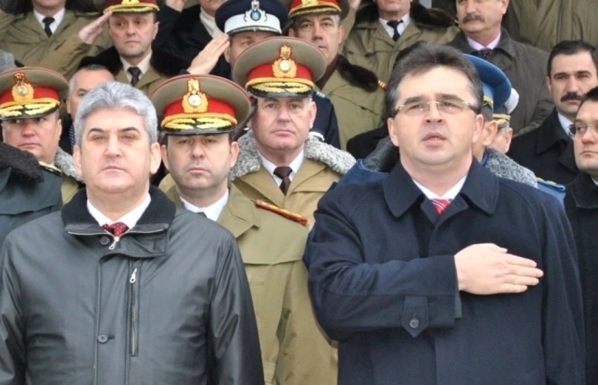 Oprea şi Oprişan sunt buni prieteni