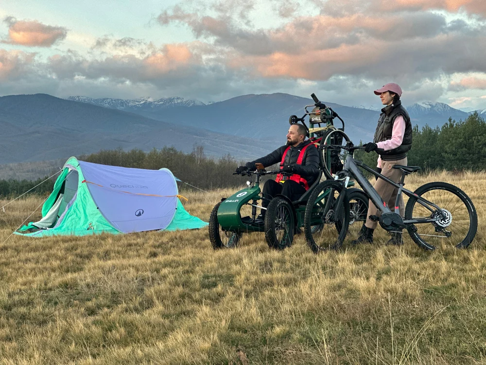 Caiac SMile extinde limitele integrării: oamenii cu dizabilități au urcat muntele și au trăit răsăritul de soare în siguranță