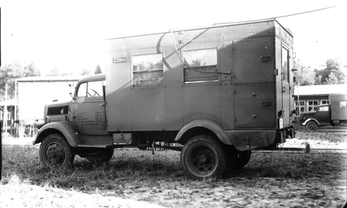 Camion de fabricație germană (© Bundesarchiv RH8II Bild-B0766-42 BSM)