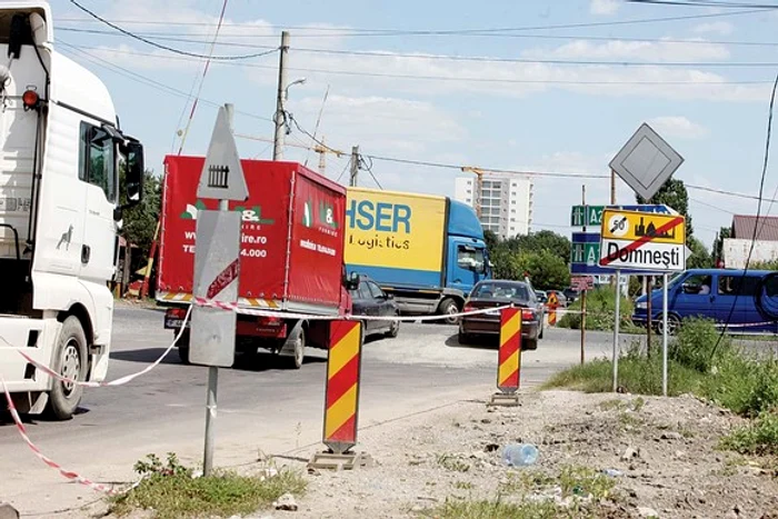 
    Traficul în zona Prelungirea Ghencea-Șoseaua de Centură este în prezent un coșmar pentru șoferiFoto: Florin Suler  