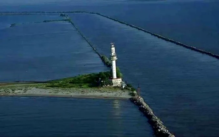 
    Imaginile Dunării la vărsarea în Marea Neagră sunt fascinanteFoto: rezervatia_delta_dunarii  