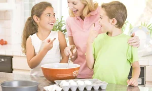 femeie copii oua 0 jpeg