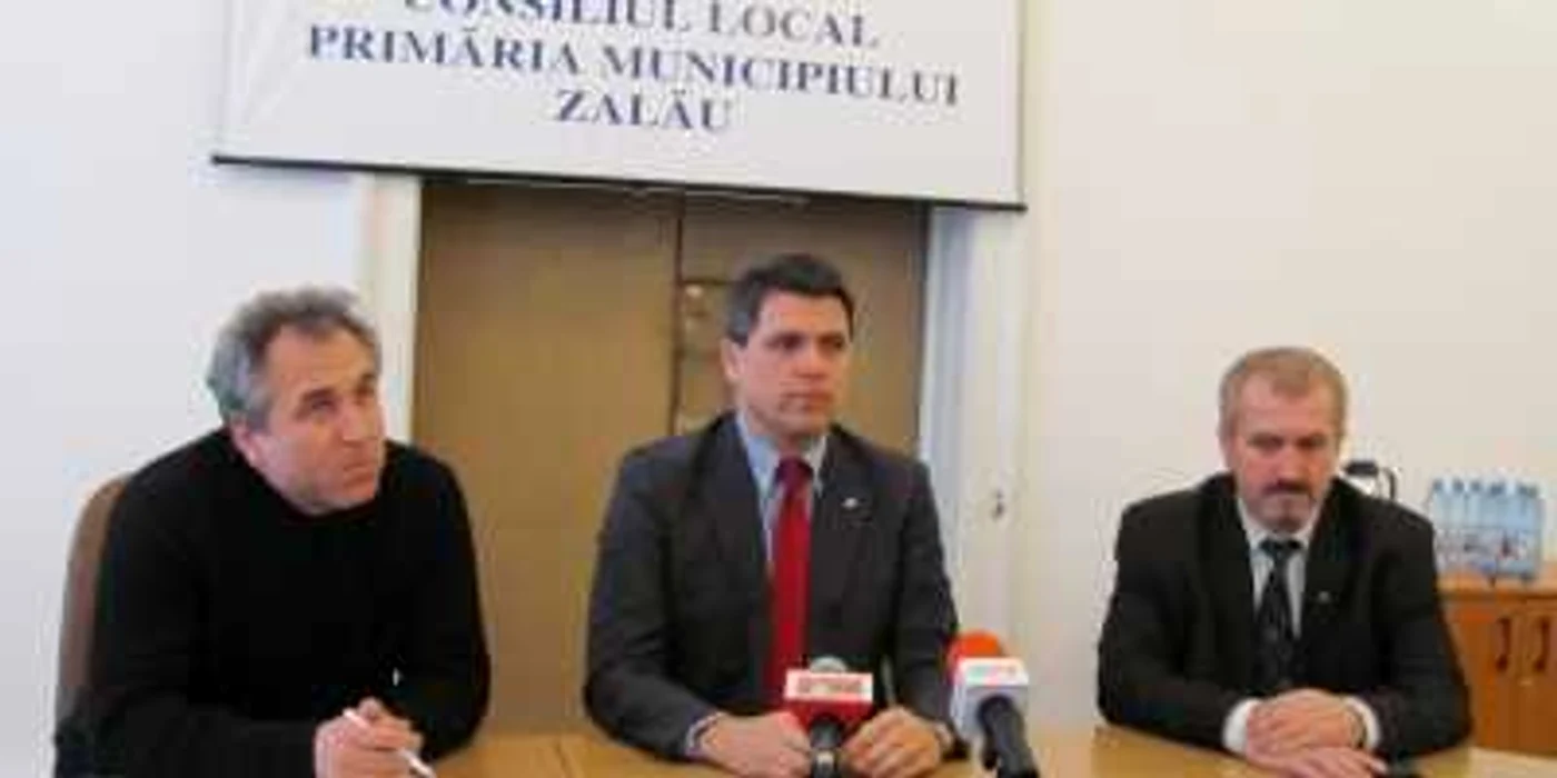 Reprezentanţii Primăriei şi ai Poliţiei Municipale au susţinut azi o conferinţă de presă