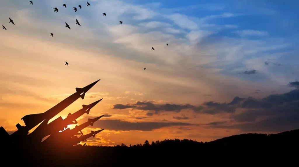 SUA și Rusia dețin aproape 90% din armele nucleare ale lumii. Ultimul tratat care le limita arsenalele expiră astăzi. Ce urmează?