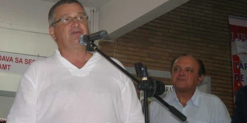 Mircea Dinescu a fost dezinvolt la deschiderea Târgului de carte "Libris" Neamţ