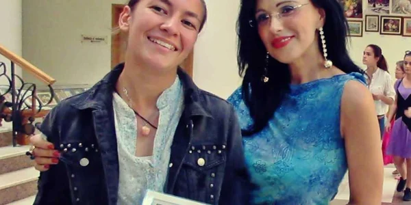 ioana pana frunze brodate