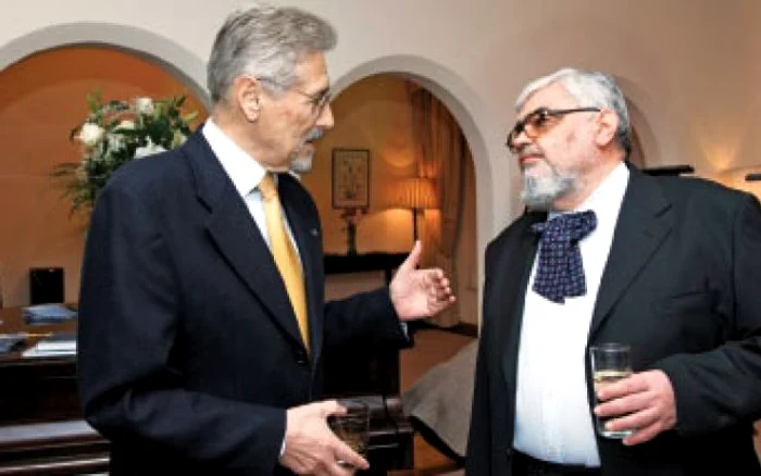2005: Emil Constantinescu (fost preşedinte) şi Andrei Pleşu (proaspăt consilier prezidenţial)