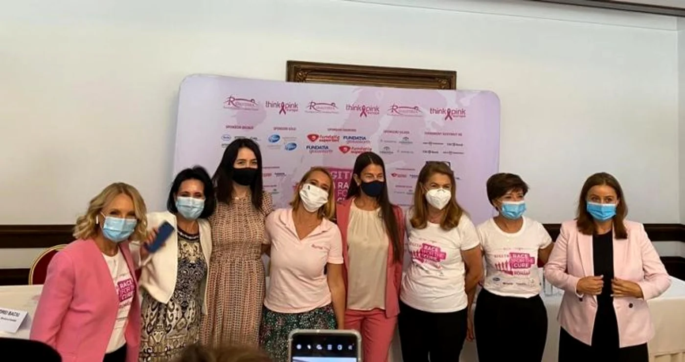 Participantele la conferința de presă Digital Race for Cure