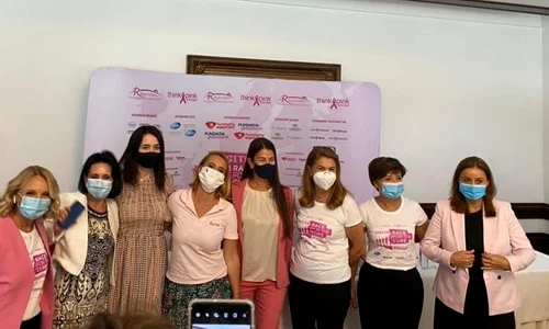 Participantele la conferința de presă Digital Race for Cure jpeg