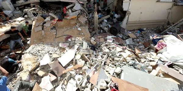 Israelul a aruncat pliante peste Gaza care aratau imagini cu trupul liderului Hamas Foto   Yahoo news jfif