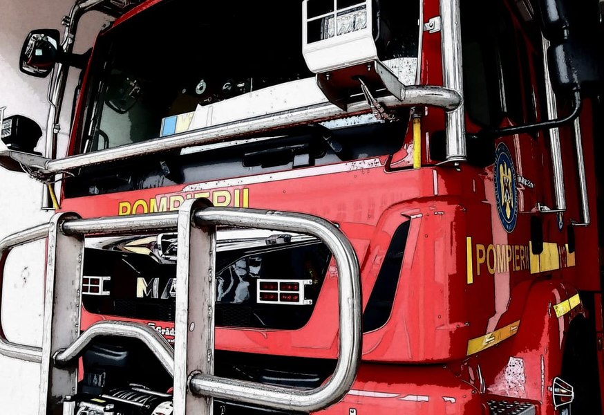 Accident teribil pe DN 13: Un TIR şi o autocisternă încărcată cu motorină s-au ciocnit în apropiere de Sighişoara. Circulația a fost oprită