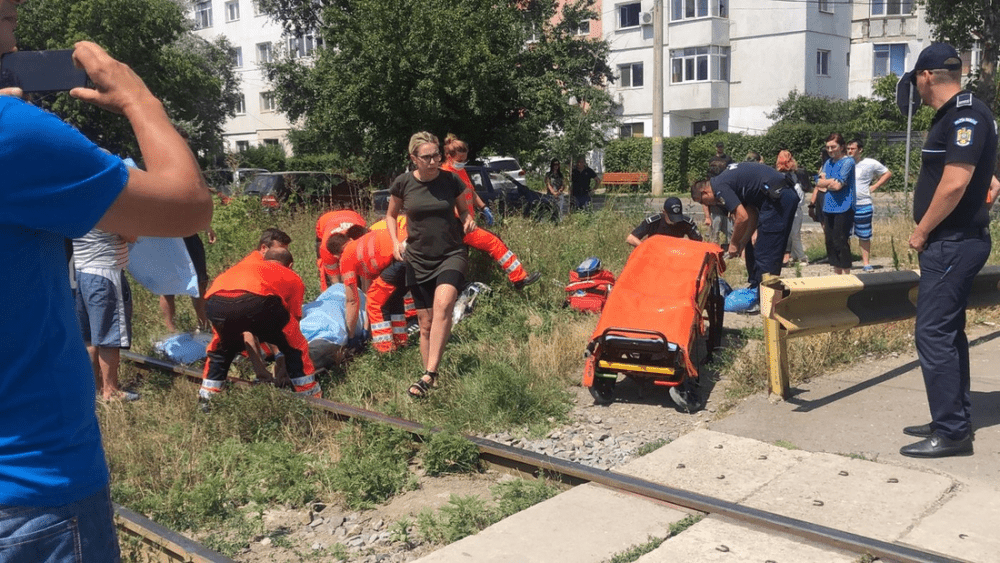 Accidente de tren în Brașov, unul după altul. Cioban și turma sa de oi, loviți de locomotivă
