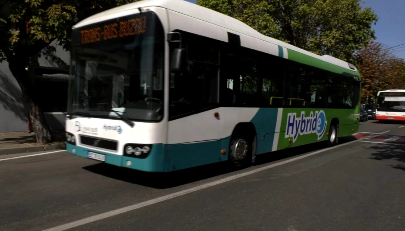 Șoferul a fost scos din trafic de polițiști SURSA Trans Bus