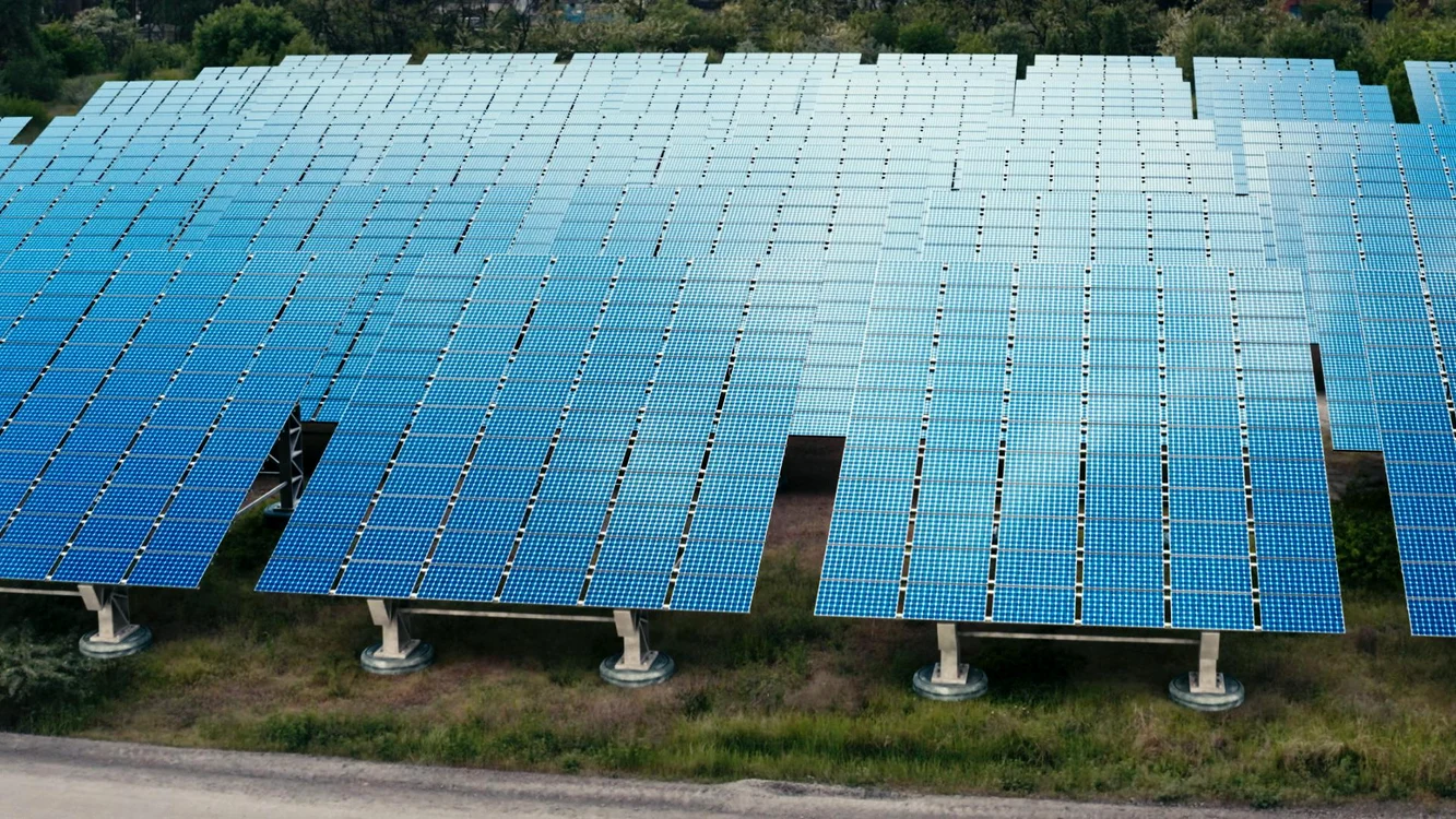 Un parc fotovoltaic va asigura energia necesară platformei siderurgice de la Galați FOTO Liberty