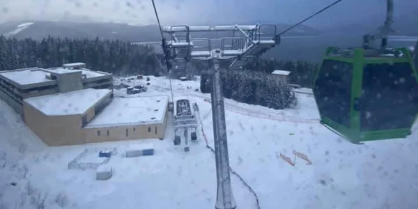 Domeniul schiabil Transalpina - Voineasa din Vâlcea la deschiderea sezonului de iarnă 2021 Foto Transalpina Ski