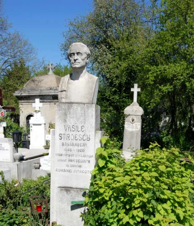 Monumentul funerar al lui Vasile Stroescu la Bucuresti