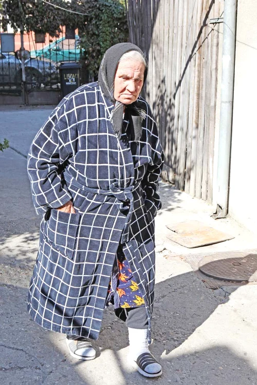 Vecinii nu ştiu ce se întâmplă în casa de la numărul 5