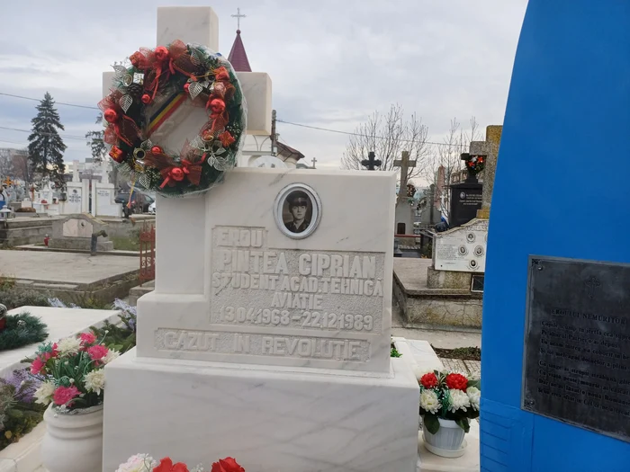 Ciprian Pintea a fost înmormântat cu onoruri militare pe 30.12.1989 FOTO MA