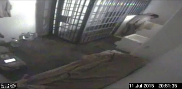 Guzmán s-a strecurat printr-o gaură sub duş şi a fugit printr-un tunel lung de un kilometru jumătate FOTO Captură video